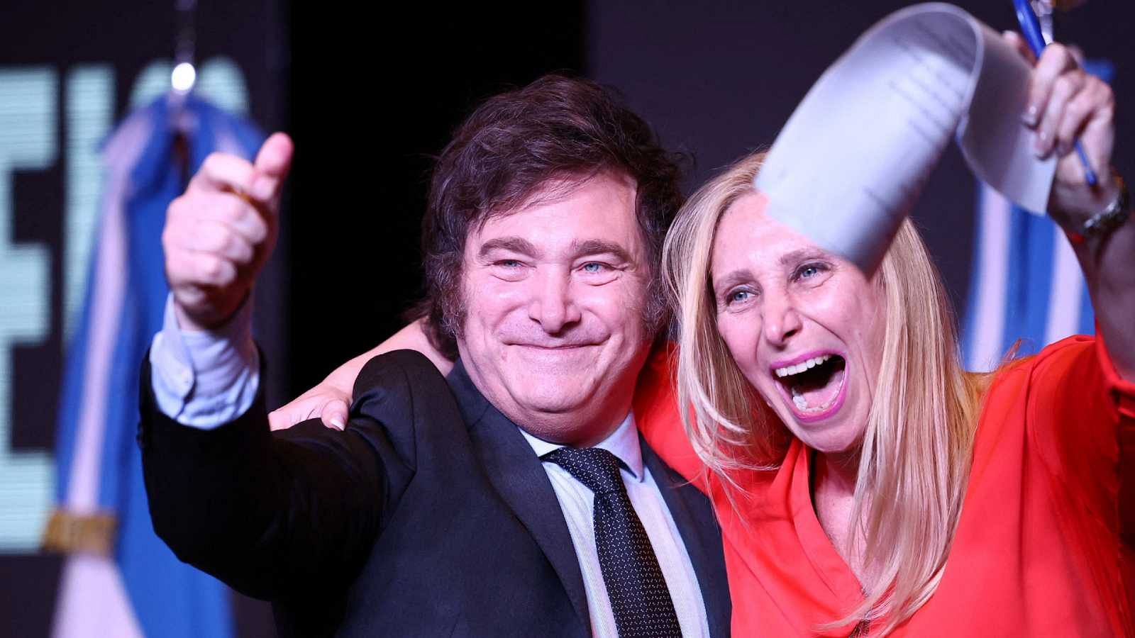 El ultraderechista Javier Milei gana las elecciones en Argentina