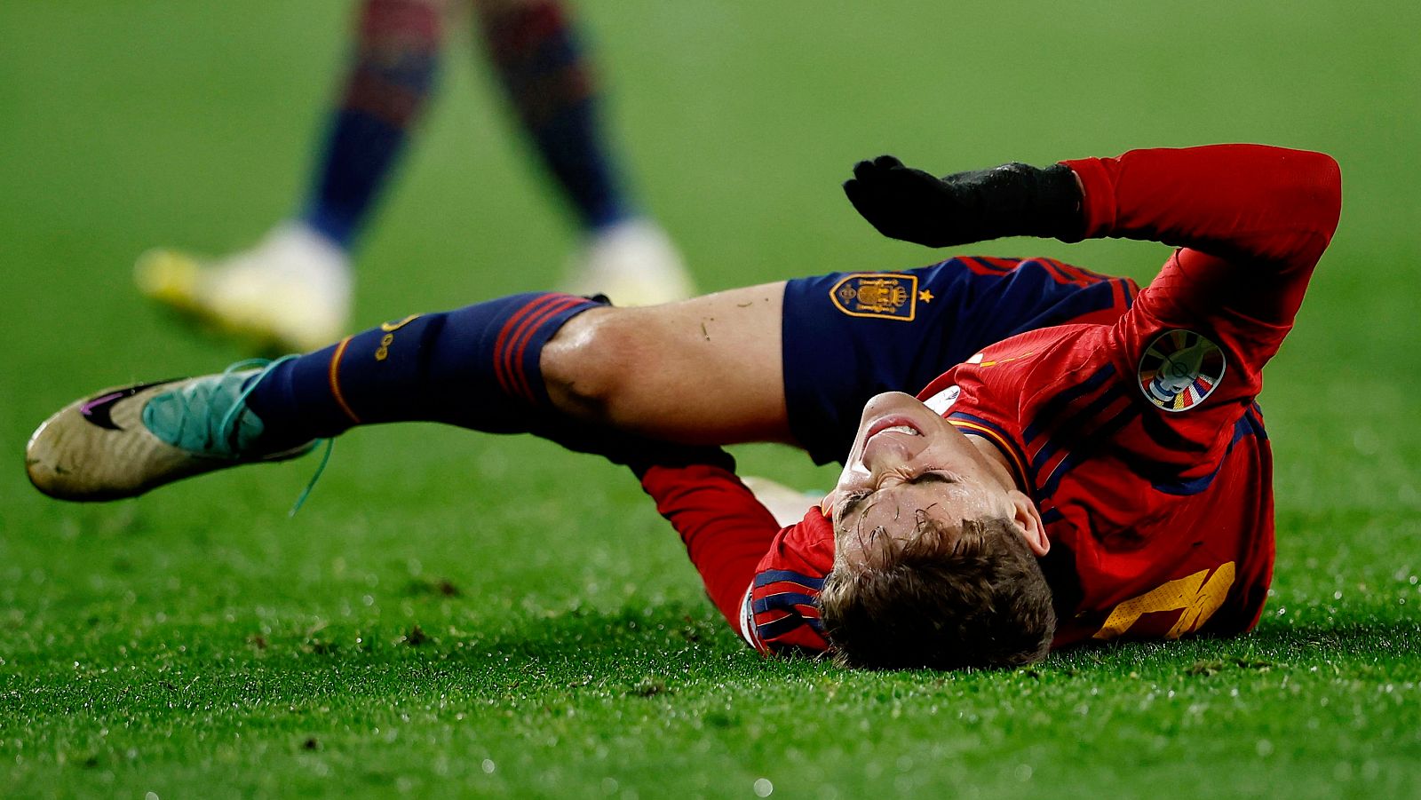 Gavi sufre una "lesión  importante" en la rodilla derecha - ver ahora