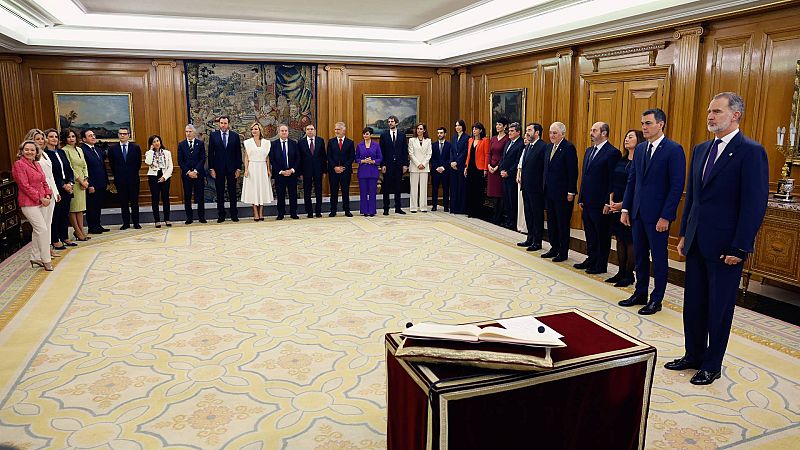 Los ministros del nuevo Gobierno prometen sus cargos ante el rey en la Zarzuela