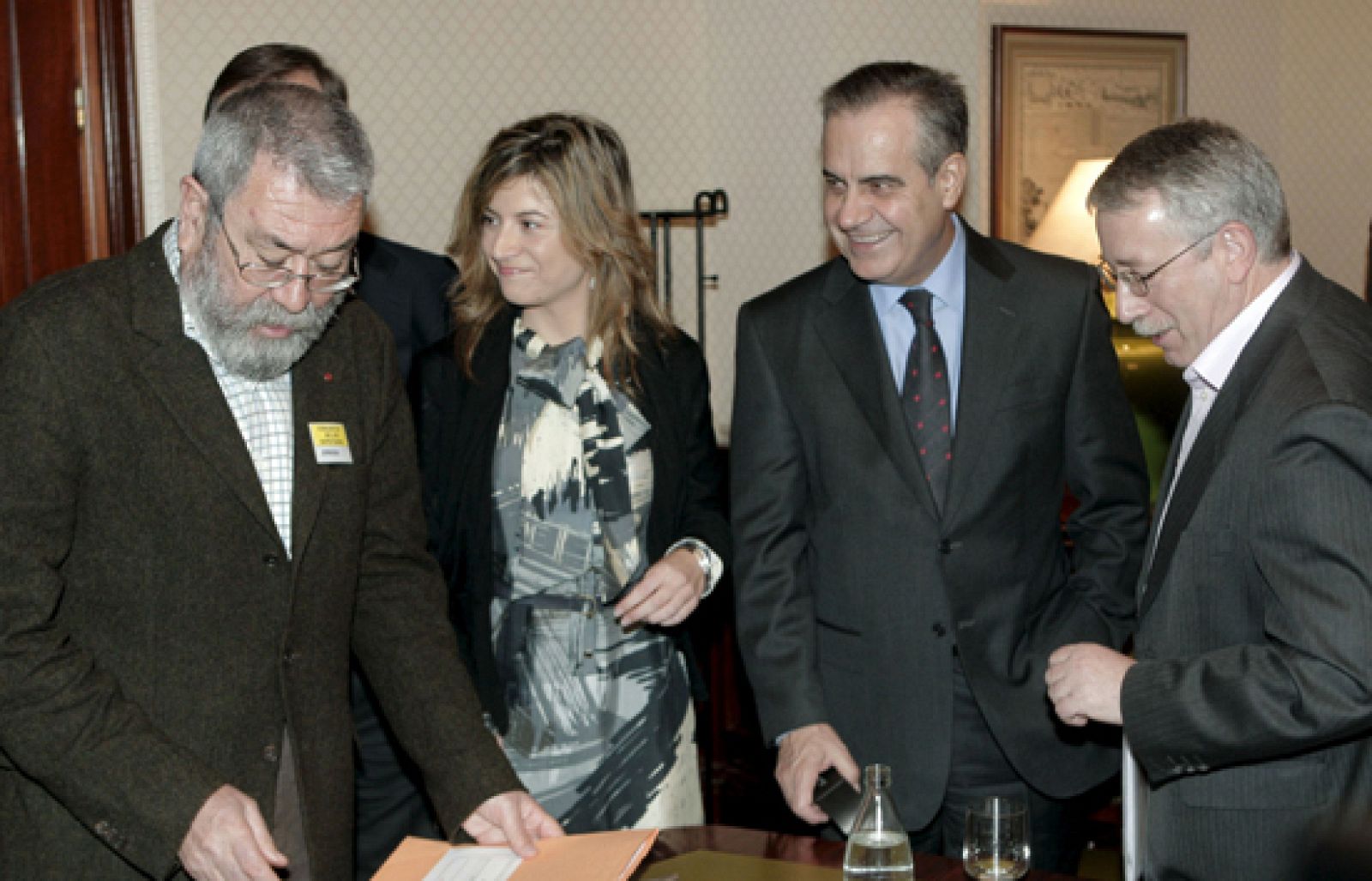 Las mujeres cobran de media un 26 por ciento menos que los hombres | Ver