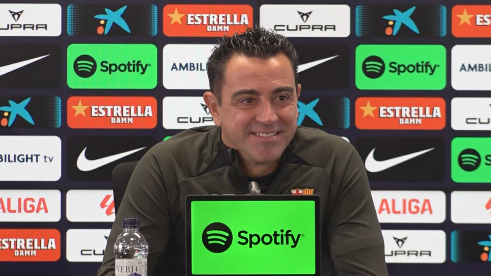 Xavi bromea con la previsión de sol para el partido contra el Rayo: "Qué gran pregunta" - ver ahora