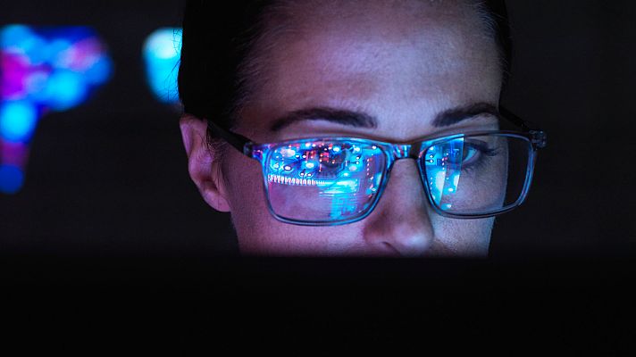 Telediario 1 - Investigadores de la compañía OpenAI advierten de que la inteligencia artificial puede amenazar a la humanidad