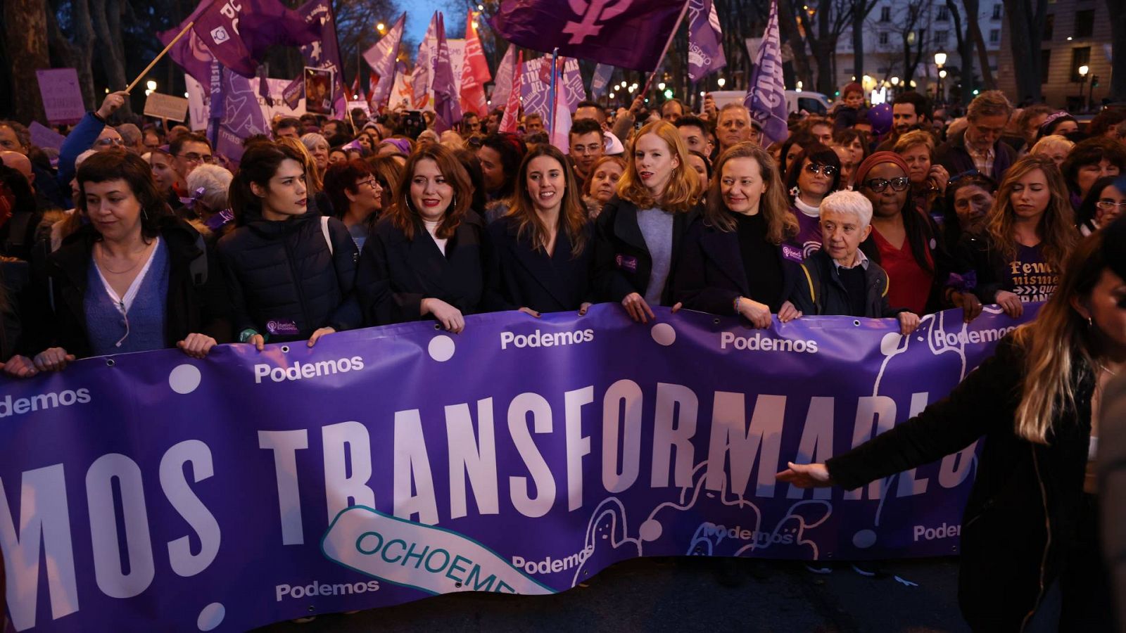 25N: Miles de personas salen a la calle contra la violencia de género