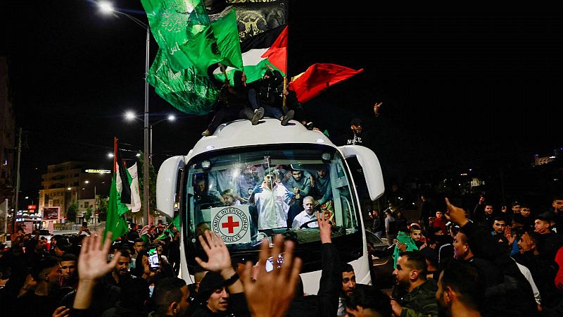 Los palestinos reciben como héroes a los presos liberados por la tregua Israel-Hamás