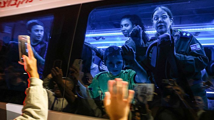 Telediario Fin de Semana - Guerra de Gaza: Hamás libera a otros 17 rehenes en el tercer dia de tregua