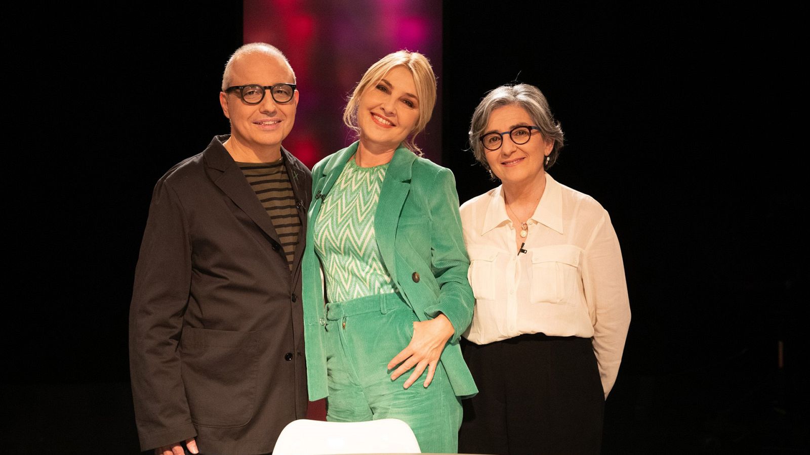 Versión española - Un día más con vida (presentación) - ver ahora