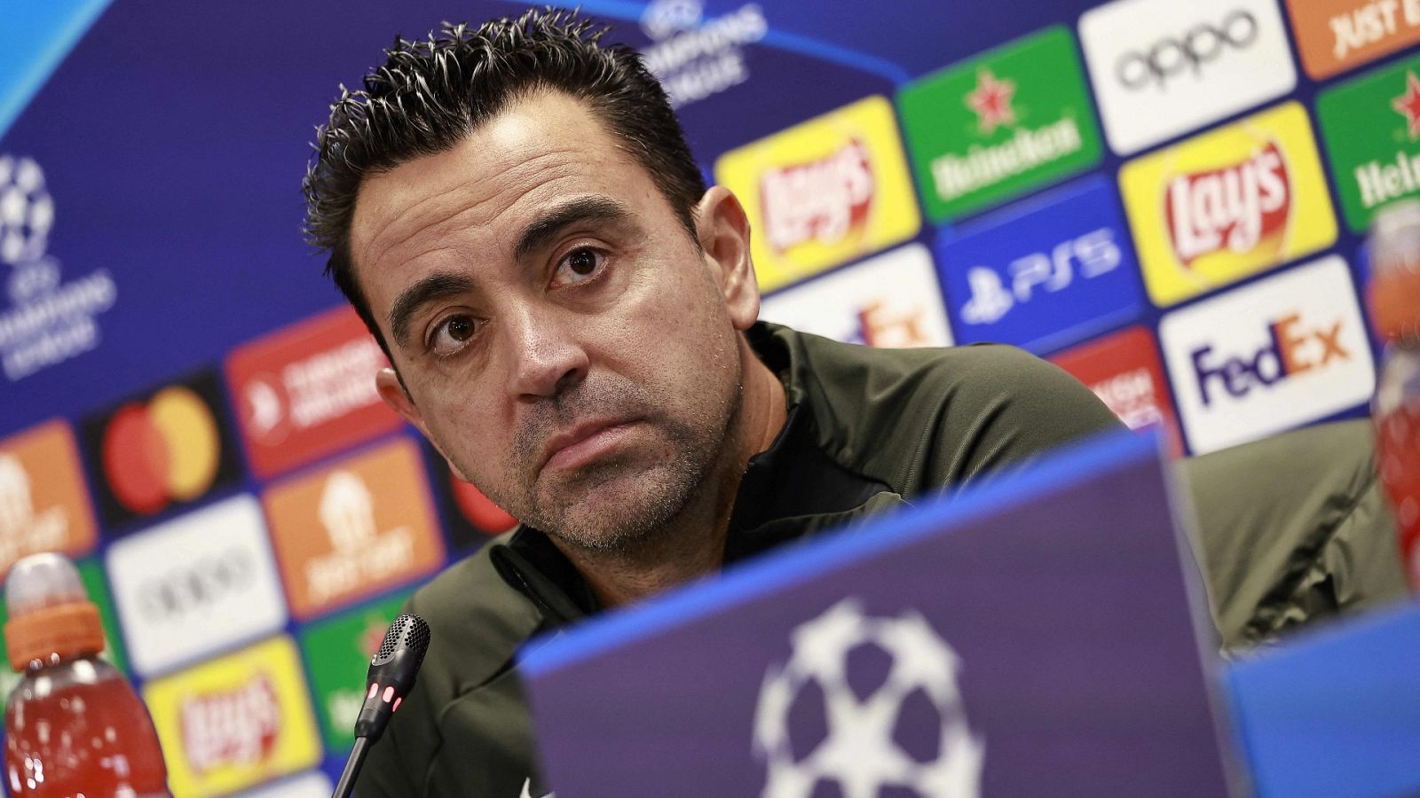 Xavi siente que el partido contra el Oporto es "supertrascendente" y lamenta la mala suerte con los arbitrajes de la Liga - ver ahora