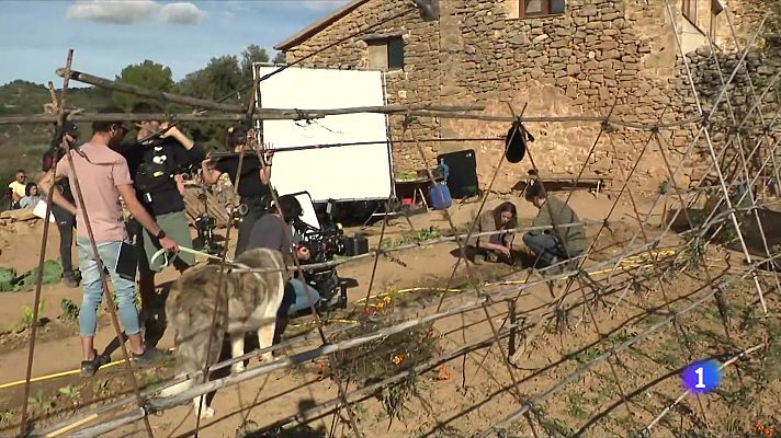 L'Informatiu - Ens endinsem en el rodatge de 'Los Destellos' i 'Polvo Serán'