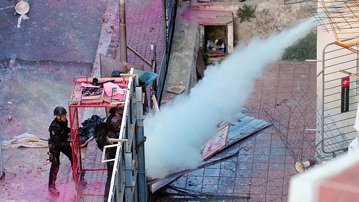 Detenidas siete personas tras el desalojo de las casas okupadas en La Bonanova de Barcelona