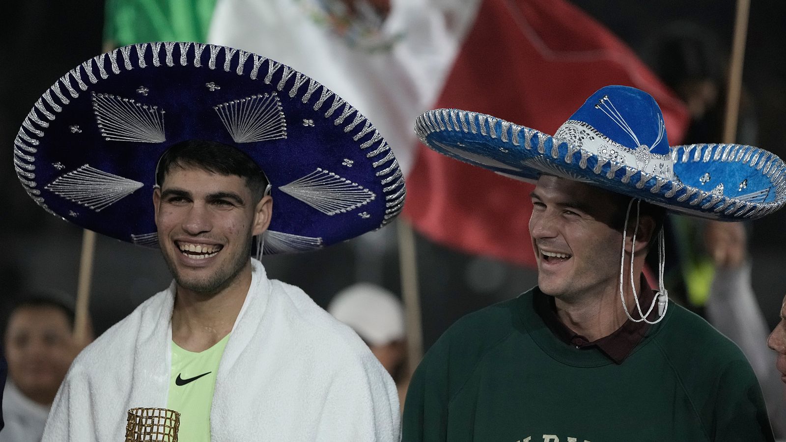 Ambientazo para ver a Carlos Alcaraz en México