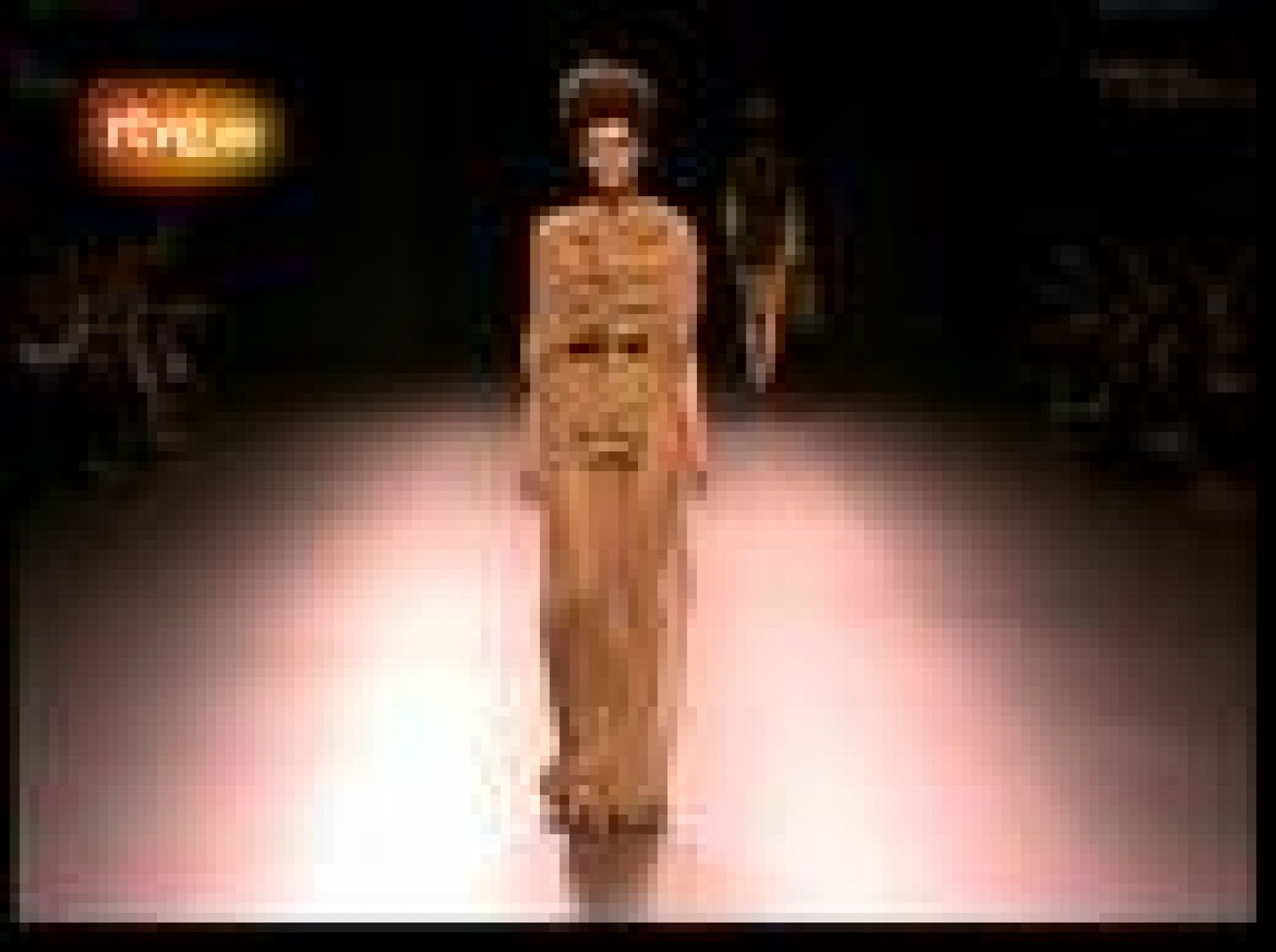 Sin programa: Desfile Ion Fiz en Cibeles | RTVE Play