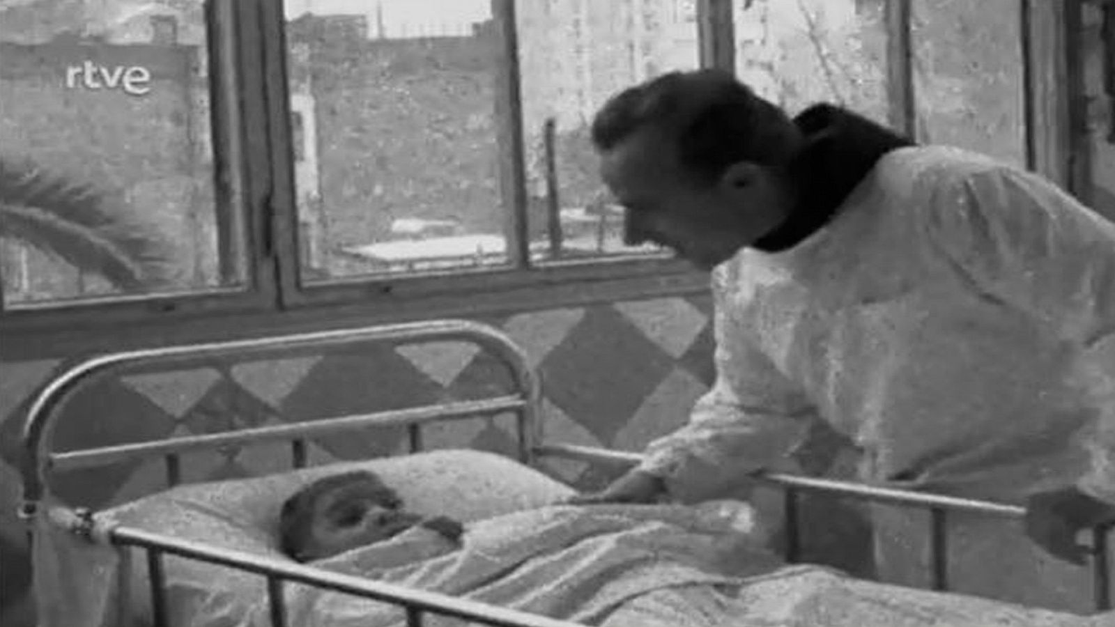 Arxiu TVE Catalunya - Hospital de Sant Joan de Déu, el 1963 - veure ara