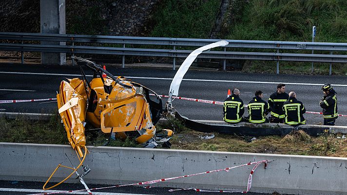 Telediario 1 - Un helicóptero se estrella en la M-40 en Madrid