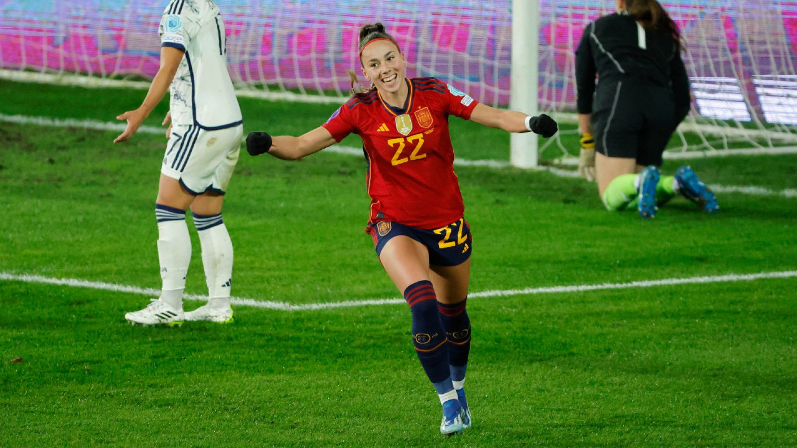 Gol de Athenea del Castillo para el 1-0 | España - Italia | Ver