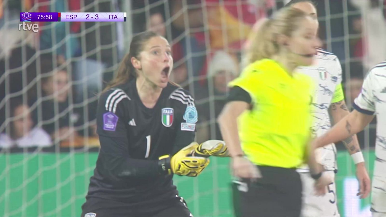 España - Italia | Esther González marca el 2-3 con polémica