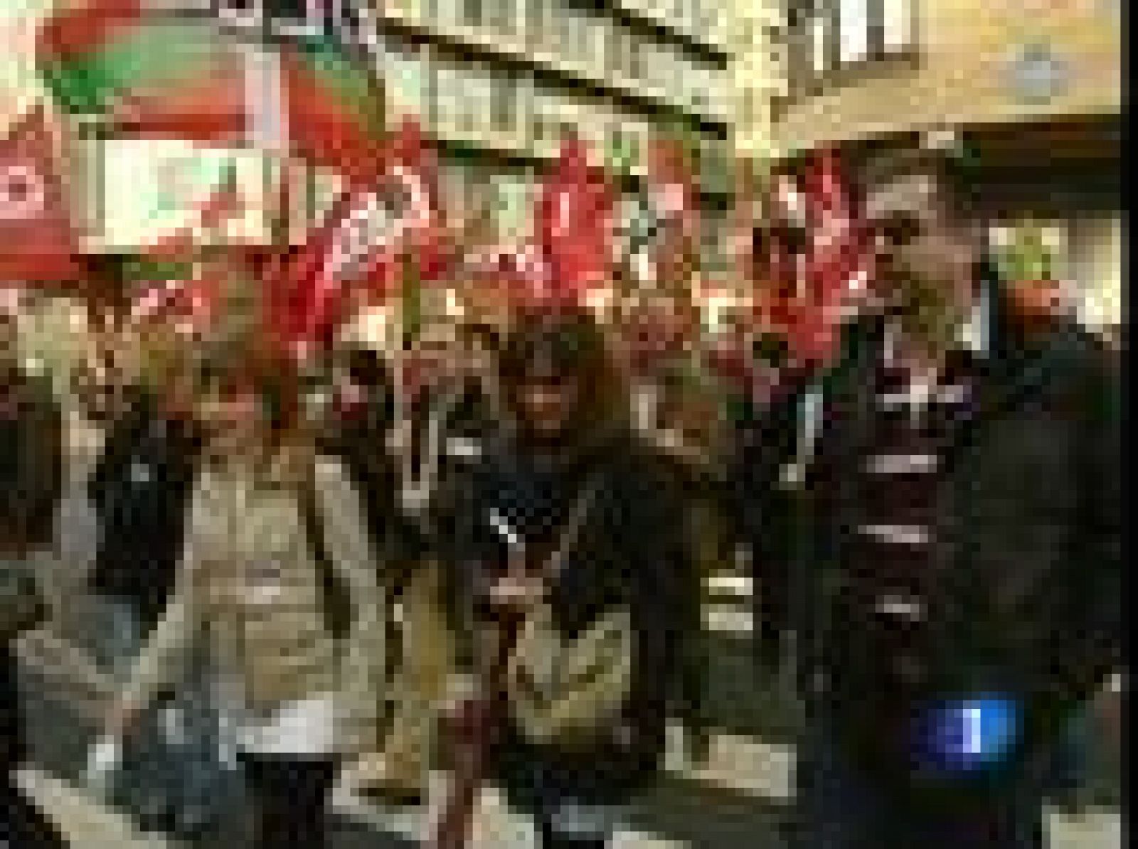 La decisión de elevar la edad de jubilación a los 67 años provoca el rechazo frontal de las organizaciones sindicales que esta tarde han convocado movilizaciones en Madrid, Barcelona y Valencia entre otras ciudades. Quieren que el Gobierno retire esa propuesta.