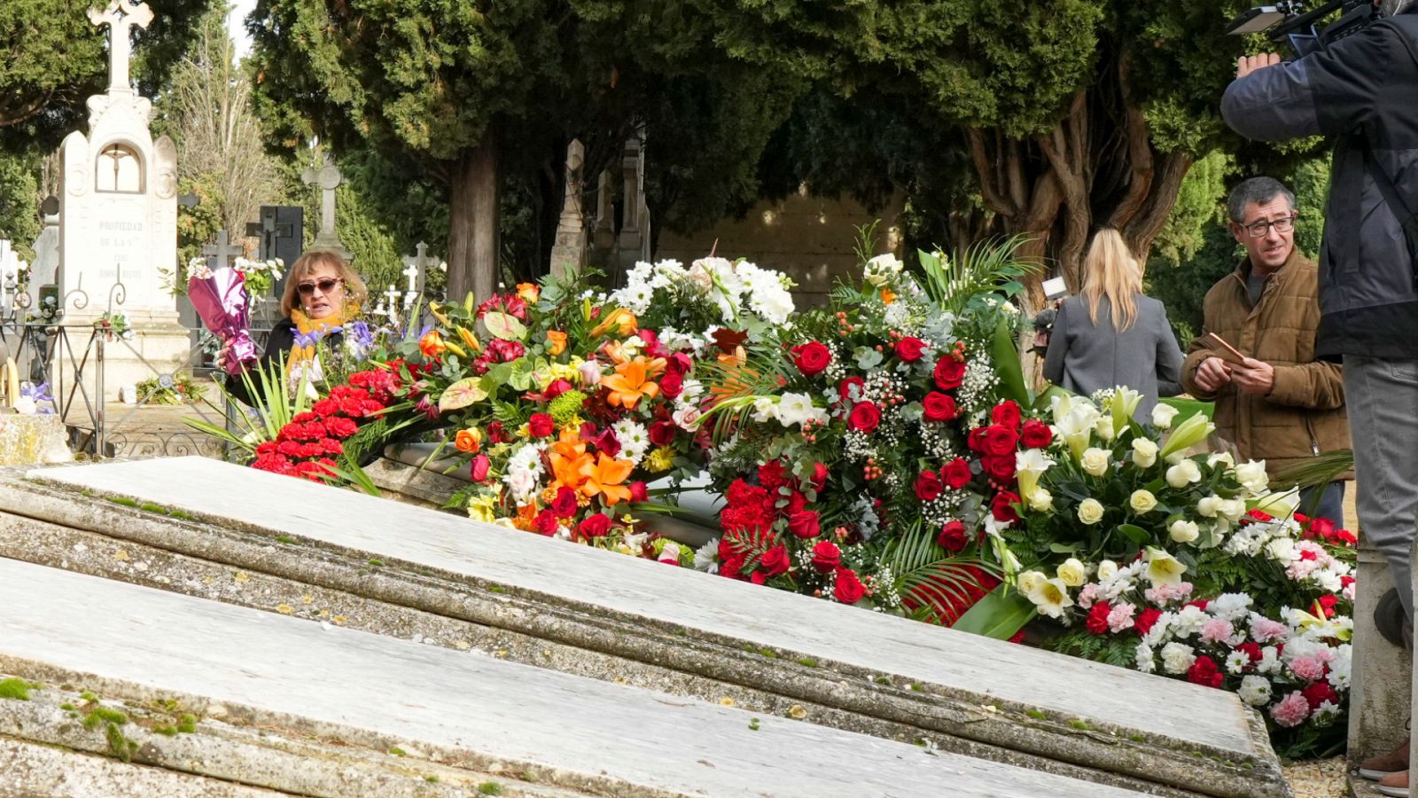 Emotivo último adiós a Concha Velasco en su Valladolid natal