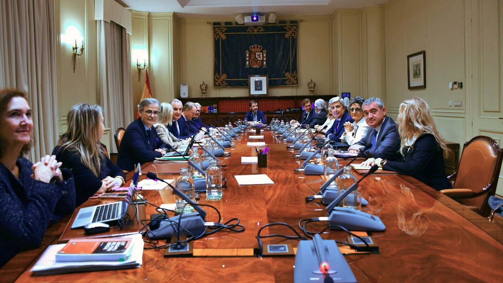 El CGPJ cumple este lunes un mandato completo de cinco años en funciones - Telediario Matinal | Ver