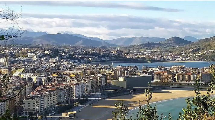 Intervalos de viento fuerte con rachas muy fuertes en el norte de Galicia, área cantábrica y Ampurdán