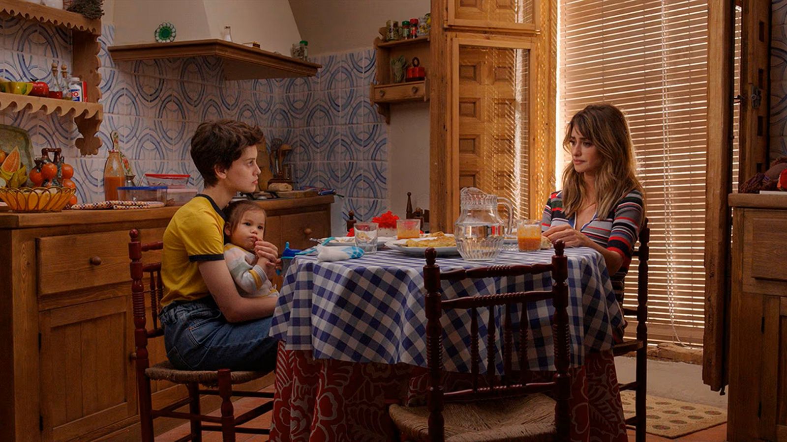 Madres paralelas: Cine español online, en Somos Cine