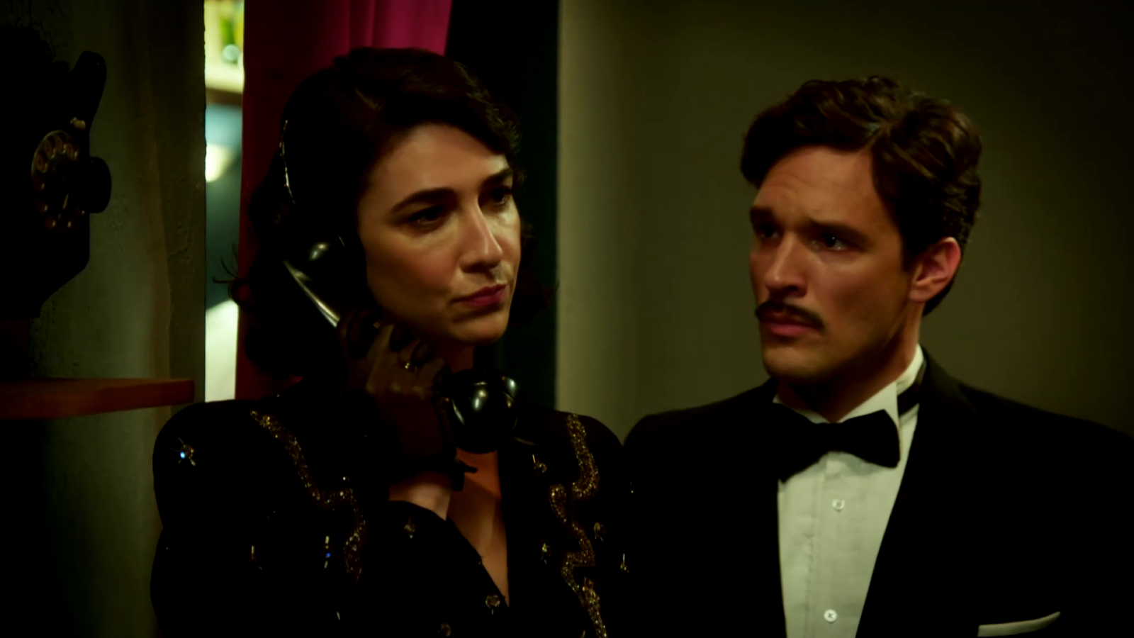 La Moderna: Íñigo acepta las condiciones de Carla - Salón de té La Moderna | Ver