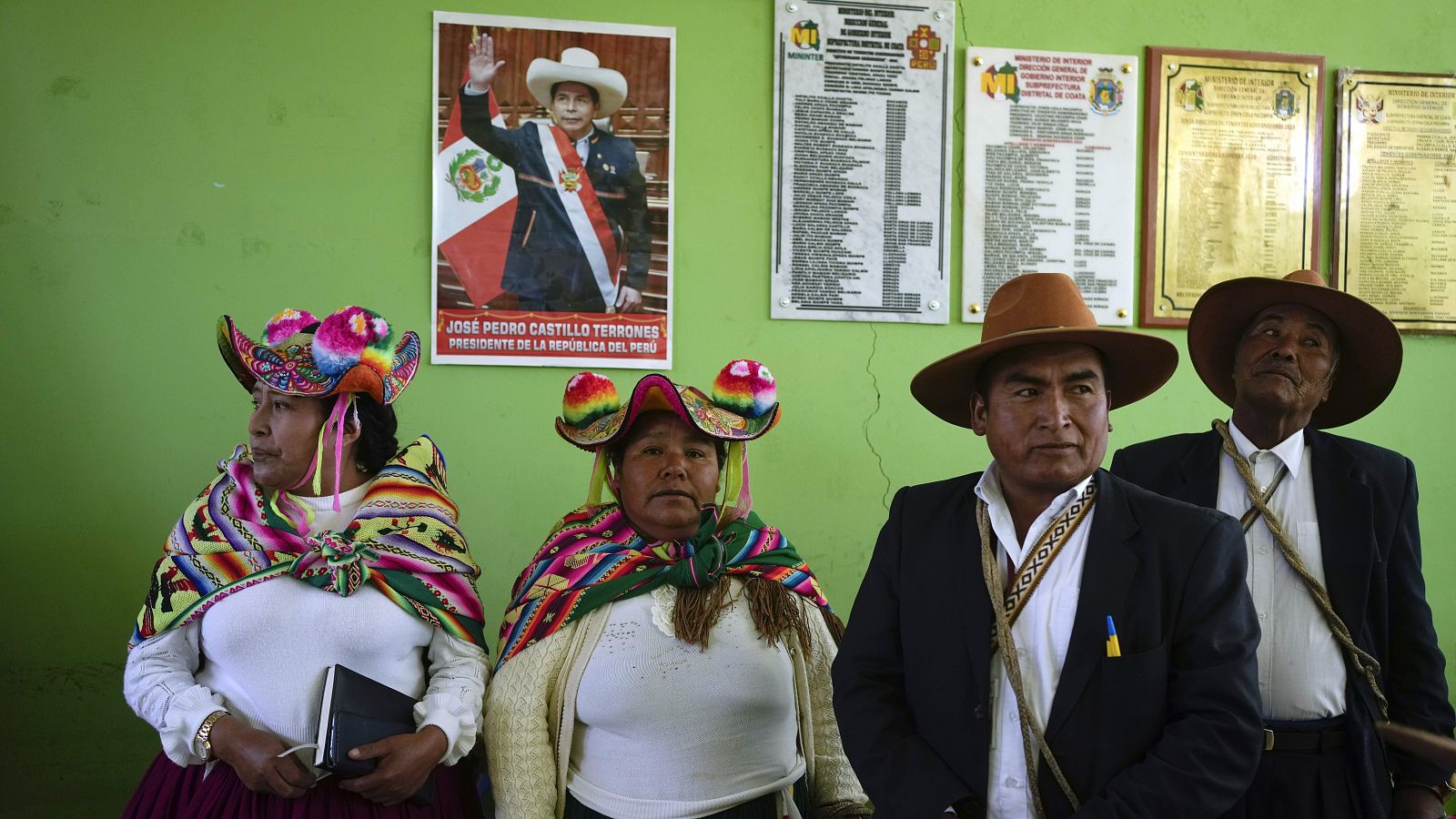 Perú sigue en crisis política un año después de la detención de Pedro Castillo