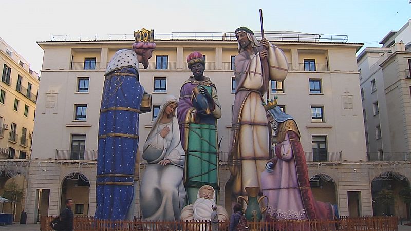 Alacant té el naixement i els tres reis mags més grans del món