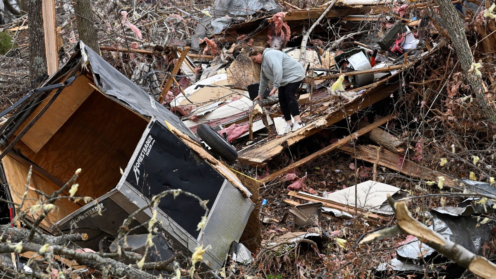 Seis muertos tras el paso de varios tornados en Tennessee