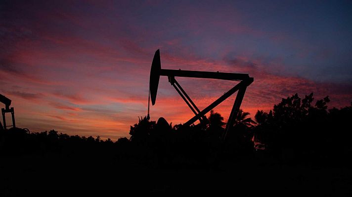 Telediario 2 - El borrador del acuerdo de la COP28 pide "reducir" el uso de combustibles fósiles pero no su eliminación