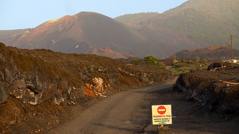 La Palma sigue sufriendo las consecuencias del volcn dos aos despus del final de la erupcin