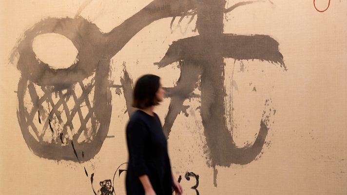 Telediario 1 - Centenario de Antoni Tàpies: el legado vivo de un pionero