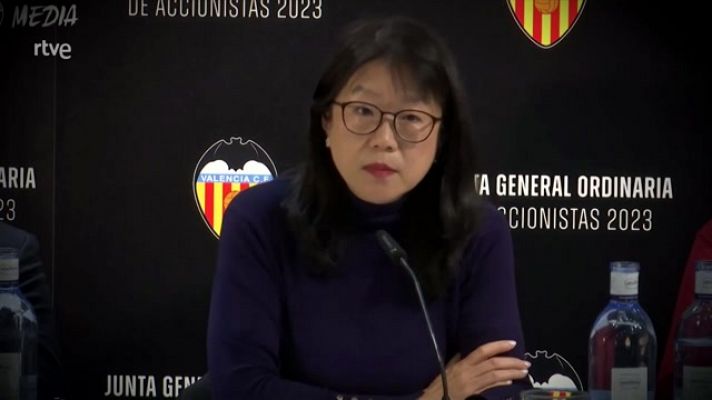 Telediario 2 - El holding de Lim aprueba las cuentas del Valencia tras una junta llena de reproches a su gestión