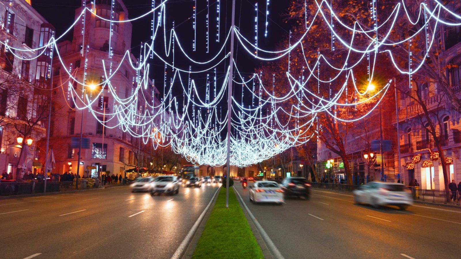 Mayor o menor presupuesto para luces navideñas, cada ciudad decide cuanto dinero invertir