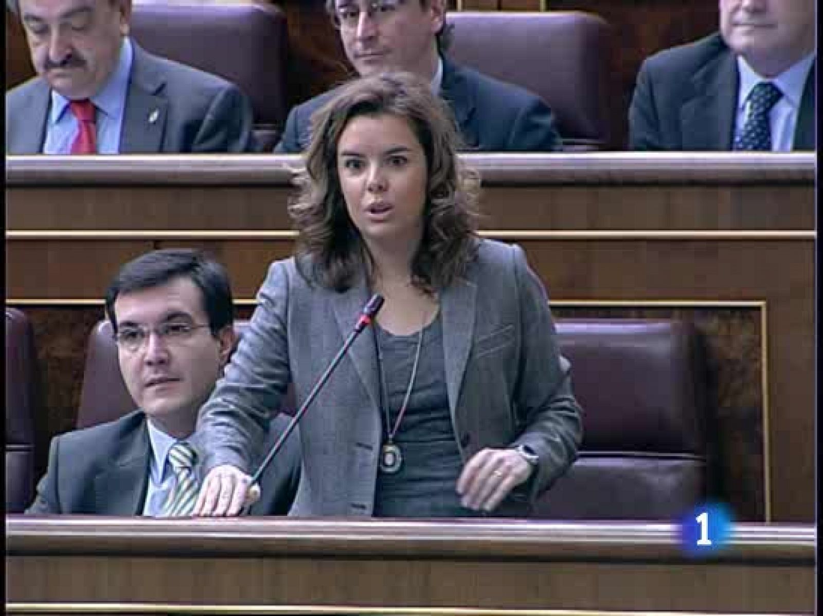 La portavoz del PP ha dirigido hoy sus preguntas por primera vez a  a la vicepresidenta económica del Gobierno | Ver