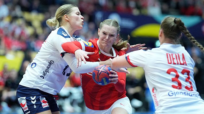 Campeonato Mundo Femenino. 1ª Semifinal: Dinamarca - Noruega