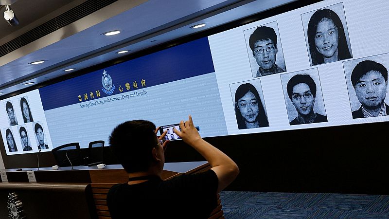 La policía de Hong Kong añade a su lista de búsqueda y captura a cinco activistas que viven en el extranjero