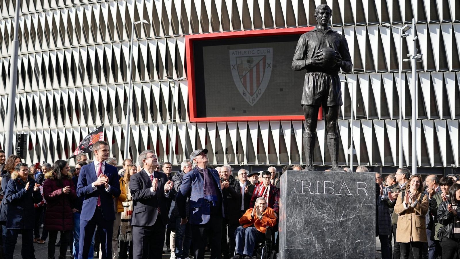 Así ha sido el homenaje a Iribar antes del Athletic Club - Atlético de Madrid - ver ahora