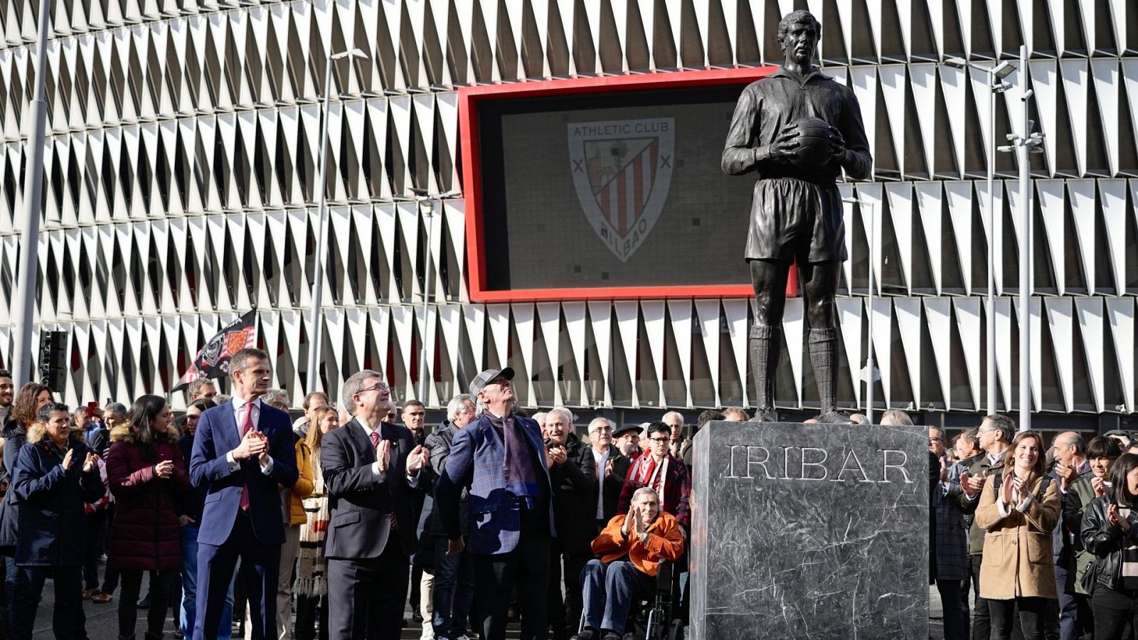 Así ha sido el homenaje a Iribar antes del Athletic Club - Atlético de Madrid - ver ahora