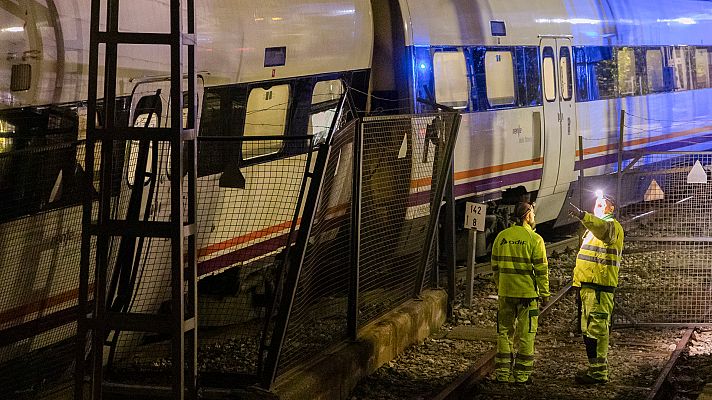 Un choque de dos trenes en Álora, Málaga, deja trece heridos leves