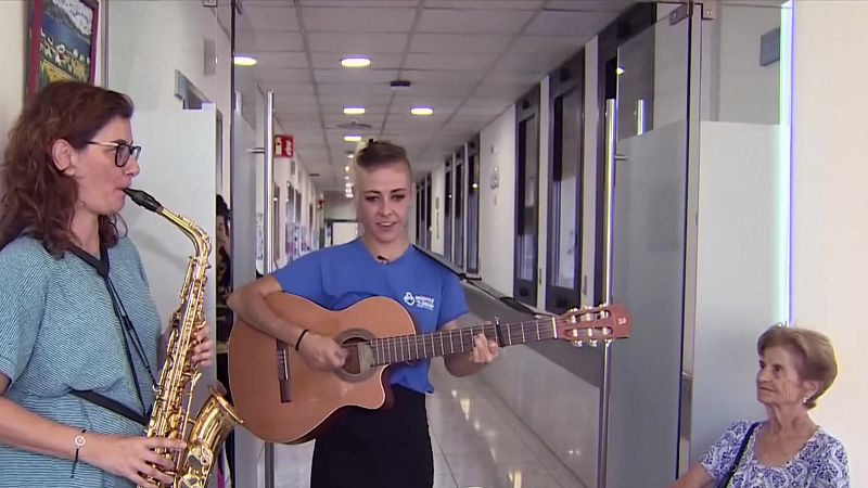 Músics per la Salut organitza microconcerts als hospitals per ajudar als pacients