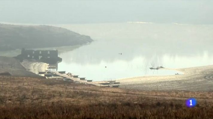 L'Informatiu - Les reserves d'aigua freguen nivells crítics