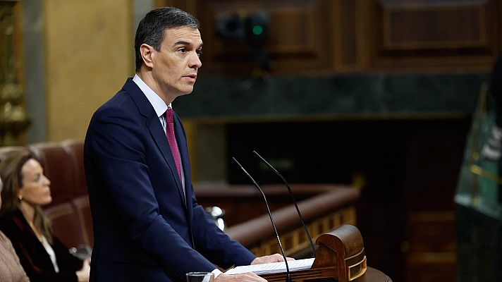 Sánchez se despide de Calviño en el Congreso