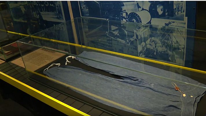 'Jeans, de la calle al Ritz', una exposición en el Museo del Traje que recorre la historia de los famosos vaqueros