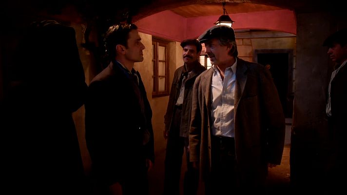 Salón de té La Moderna - Pietro y Antonia tienden una trampa a Higinio