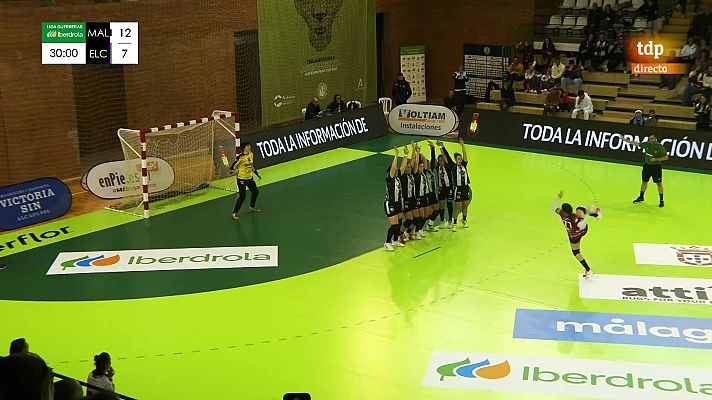 Balonmano - Kelly Rosa firma el golazo de la jornada en la vuelta de la Liga Guererras