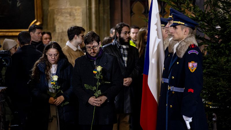 Luto En La República Checa Por Las Víctimas Del Tiroteo En Praga