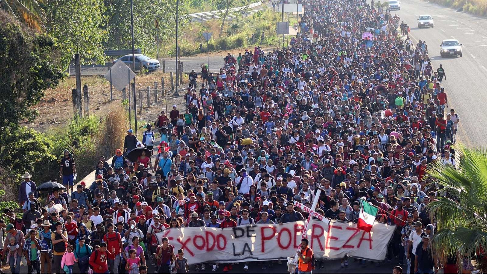 Unos 10.000 migrantes dejan la ciudad mexicana de Tapachula en busca de la frontera de Estados Unidos