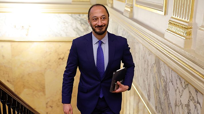 La hora de La 1 - El PSOE aplaude "la defensa de la Constitución" que hizo Felipe VI en su mensaje: "Coincidimos con lo que el rey dijo"