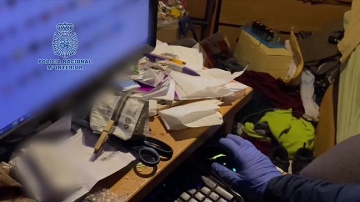 L'Informatiu - Investiguen dos casos de creació d'imatges sexuals amb AI