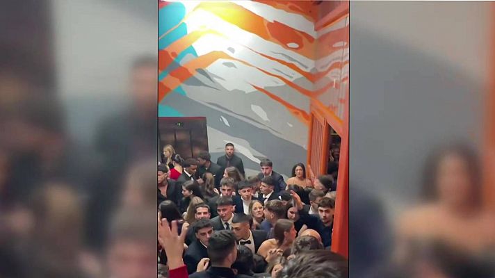 Telediario 1 - La policía investiga una fiesta de Nochebuena en Tenerife que multiplicó por diez el aforo permitido
